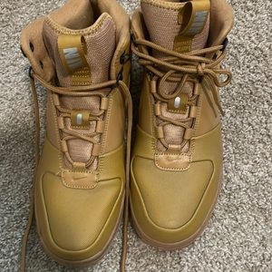 Men’s Nike High top size m 10.5